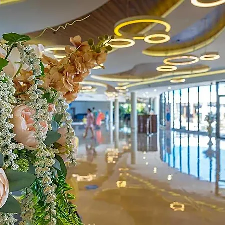 Hotel Mera Constanta